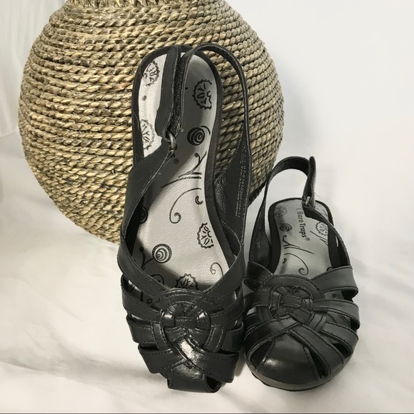 BareTraps Shoes - Baretrap Black Leather Ripo Sandals